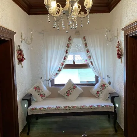 Teos Hotel *