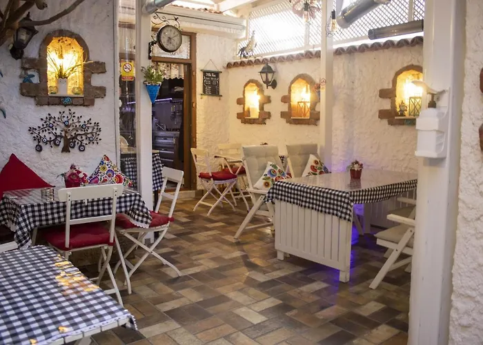 Teos Hotel *